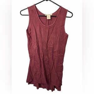 Indigo Thread Co Sleeveless Embroidered Tunic Top in Burgundy